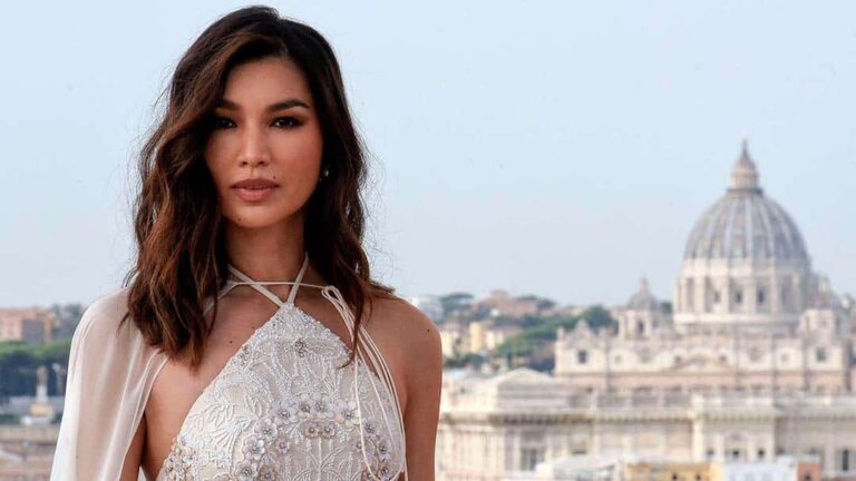 GEMMA CHAN NHẬP VAI SELINA TAN HỨA HẸN 007 FIRST LIGHT BÙNG NỔ Gemma Chan 007 First Light